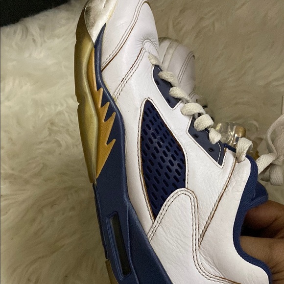 JORDANS Youth Size 6 - Picture 5 of 9